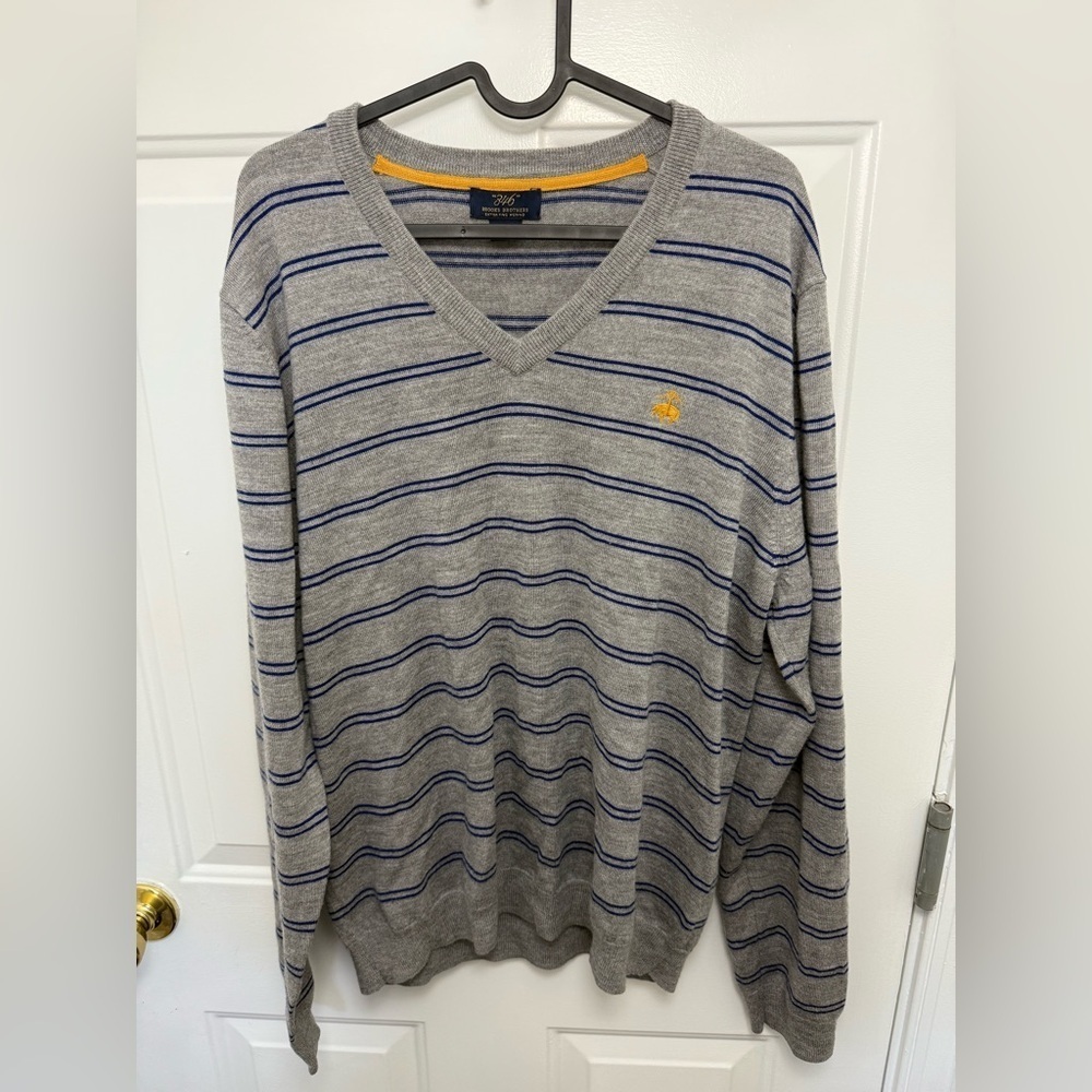 Men’s Brooks Brothers 346 100% Merino Wool Striped V Neck Sweater Size Large